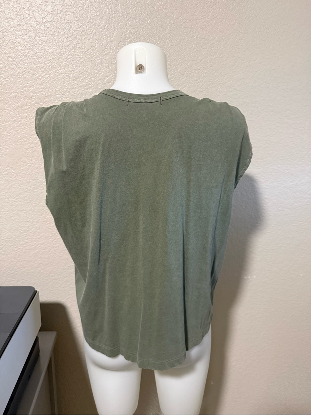 Women’s AMO Babe Olive Green Pleated Shoulder Muscle Tank Tee distressed - Picture 5 of 7